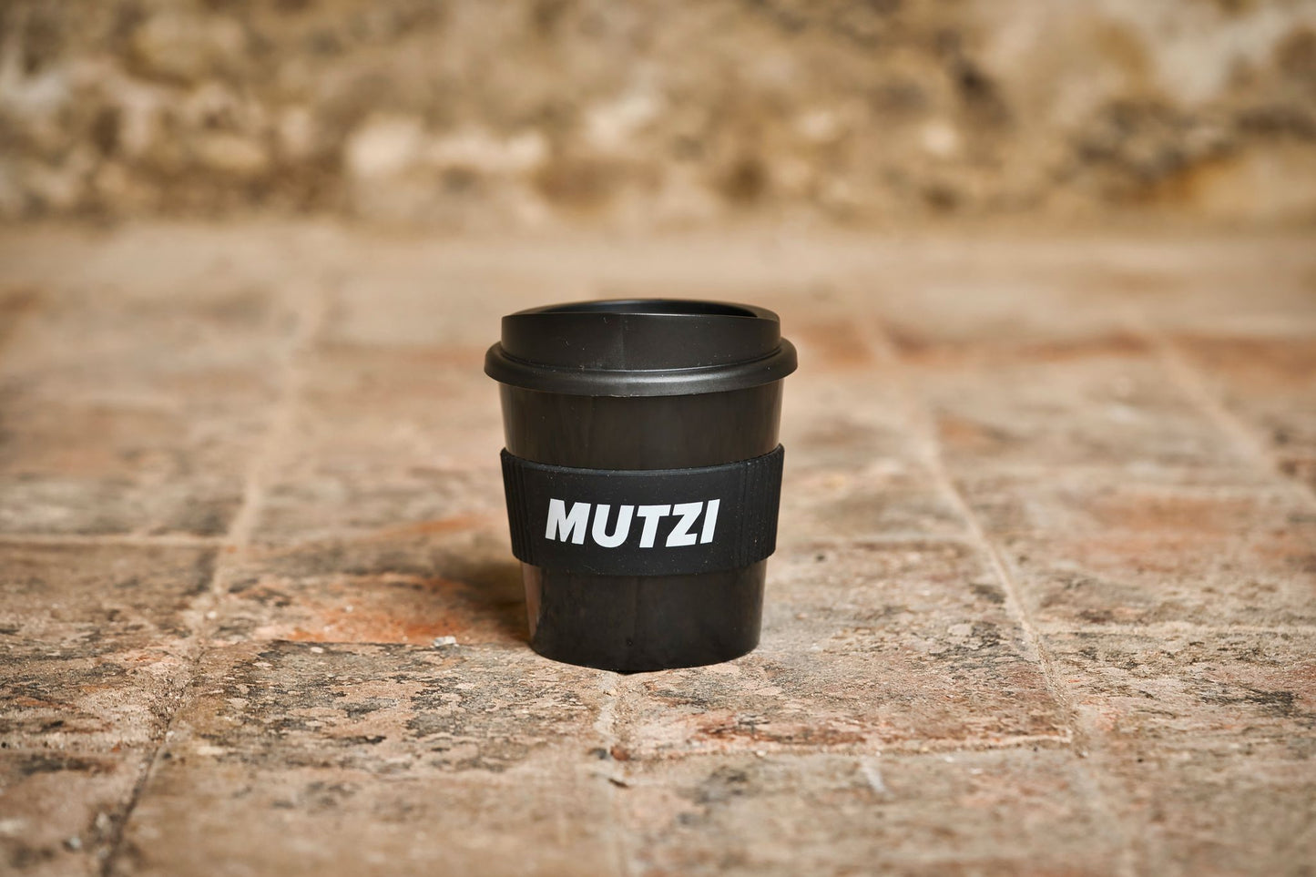 Mutzi - Kaffeebecher (schwarz)